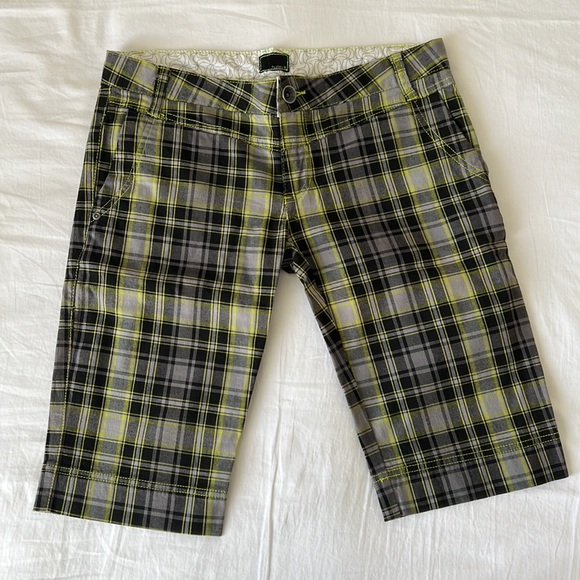 Set of 3 Plaid Bermuda Knee Length Shorts - Picture 2 of 9